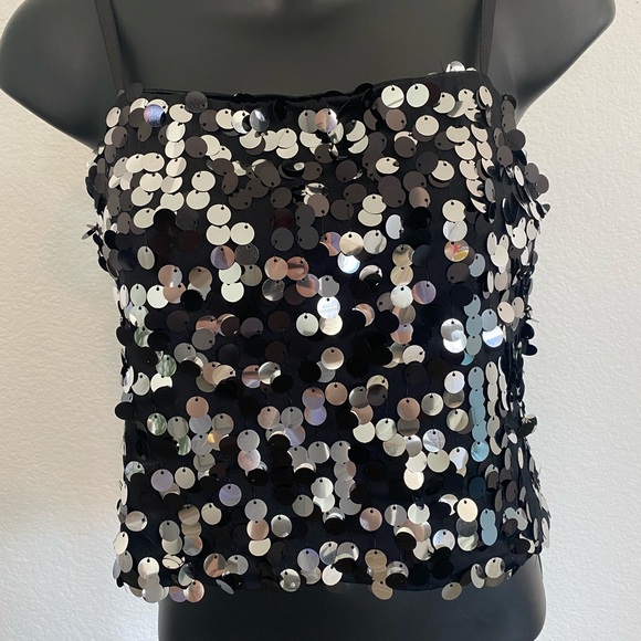 Shiny top - Picture 2 of 2